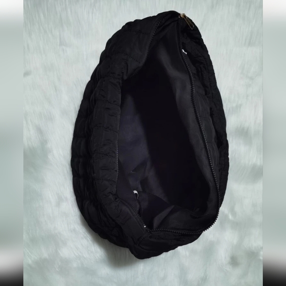 Black Ruched Bag - Picture 3 of 11